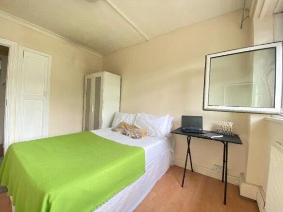 room-1-flat-12-gilbertson-house-e14-8pl-1041774