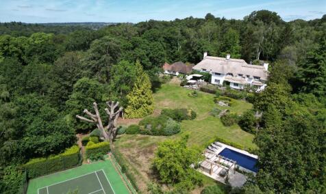 Swifts Close, Moor Park, Farnham, GU10