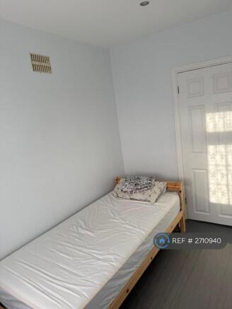 Bedroom4_2