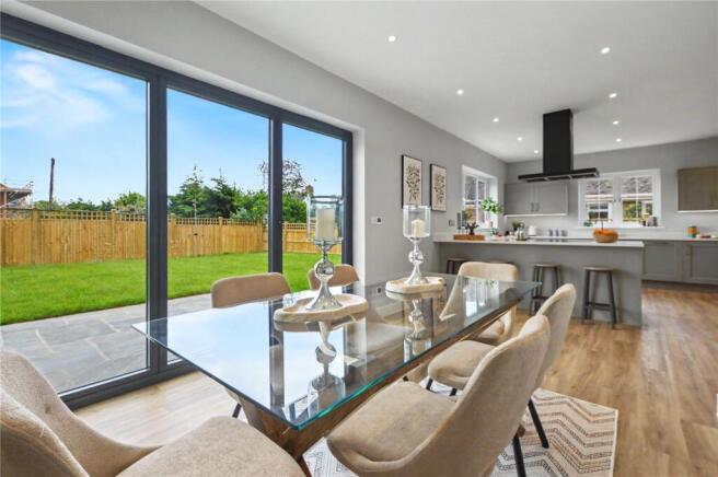 5 bed House for sale Image 6