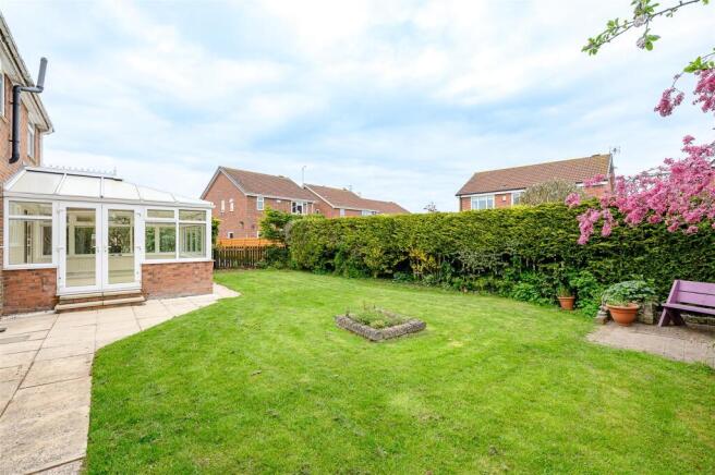 4 bed Detached for sale Image 6