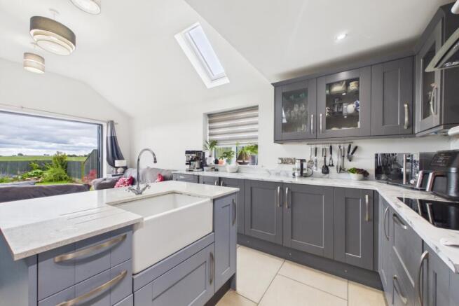EweMove -  Spalding - Weston Hills - Kitchen-Livin