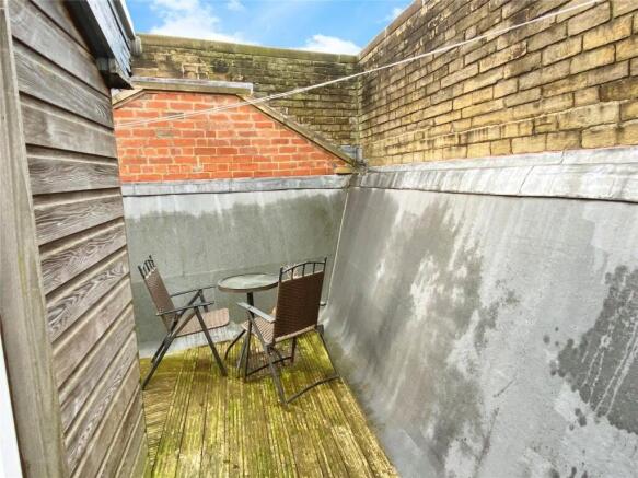 2 bed Flat for sale Image 10