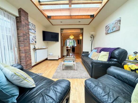 GARDEN ROOM
