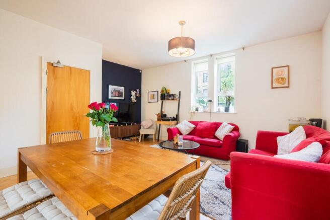 2 bed Apartment for sale Image 7