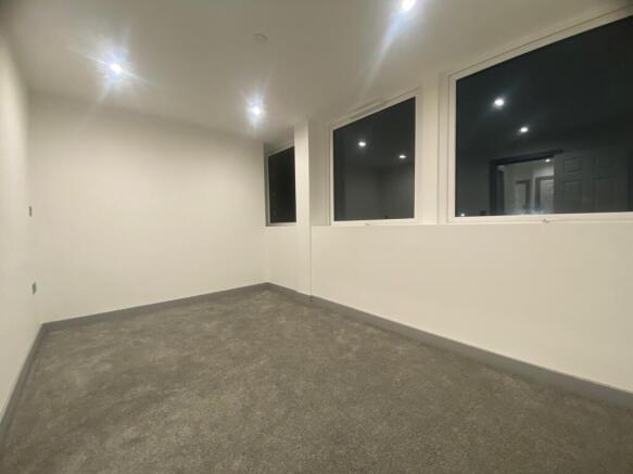 1 bed Apartment to rent Image 5
