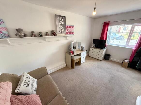 5 bed Semi-Detached for sale Image 10