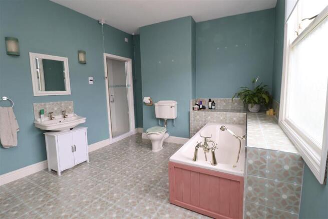 3 bed Detached for sale Image 9