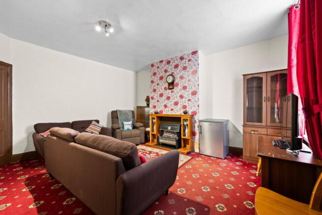 3 bed Semi-Detached for sale Image 6