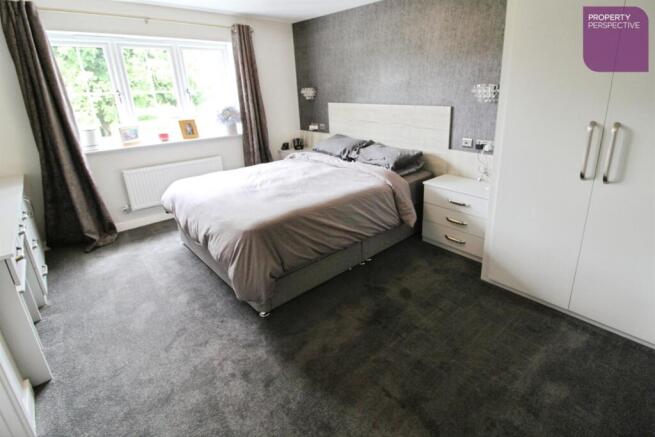4 bed Detached for sale Image 8