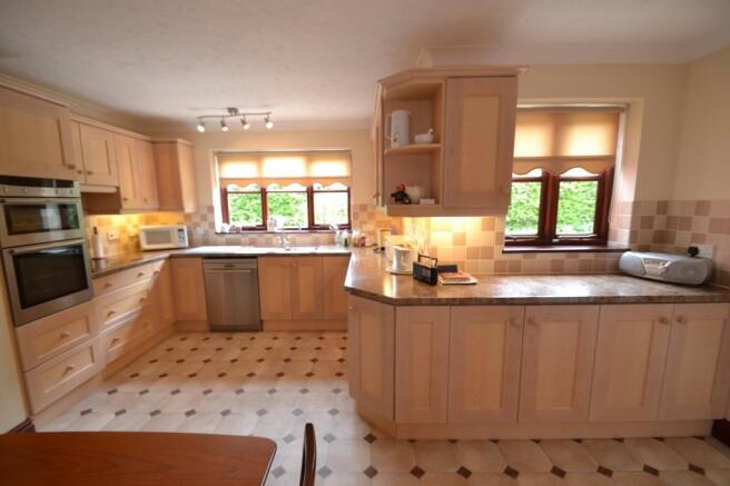 Kitchen/Breakfast...
