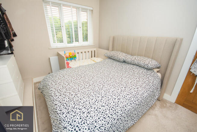 3 bed Semi-Detached for sale Image 10