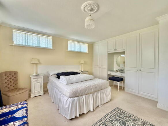 2 bed Cottage for sale Image 9