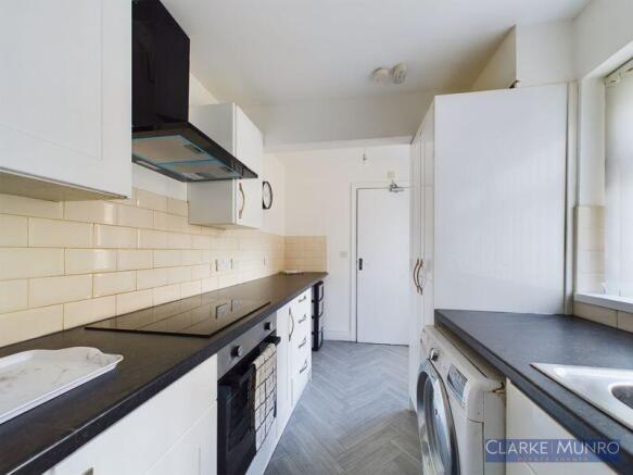 3 bed Town House to rent Image 9