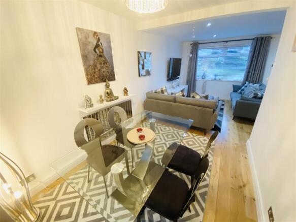 Lounge / Dining Room
