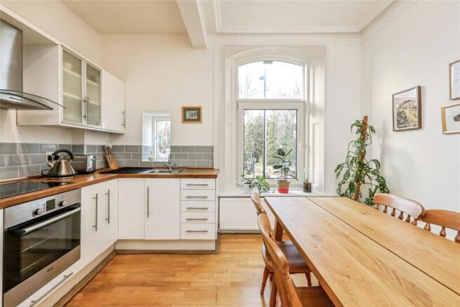 2 bed Flat for sale Image 8