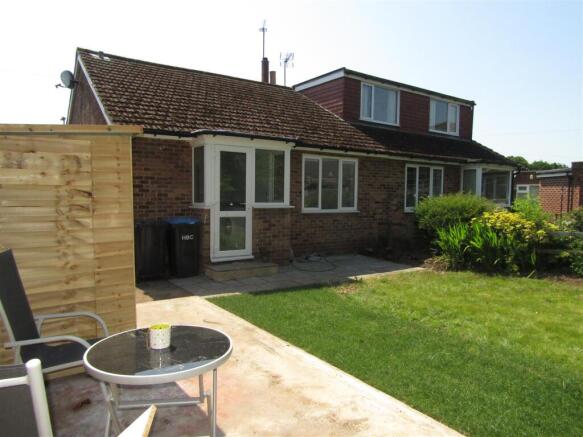2 bed Semi-Detached Bungalow for sale Image 6