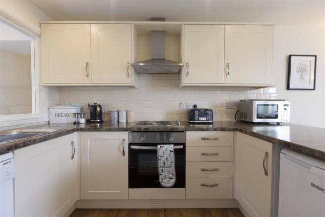 Kitchen 1.JPG