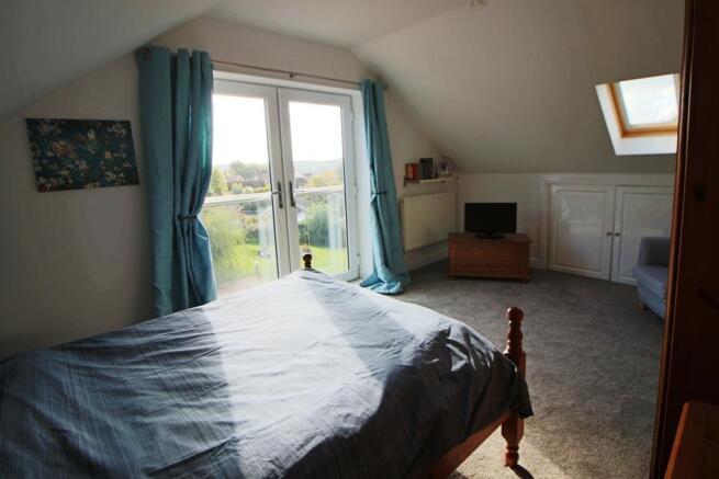 bed 3 rear aspect.JPG