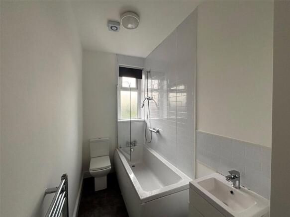 3 bed Terraced to rent Image 7