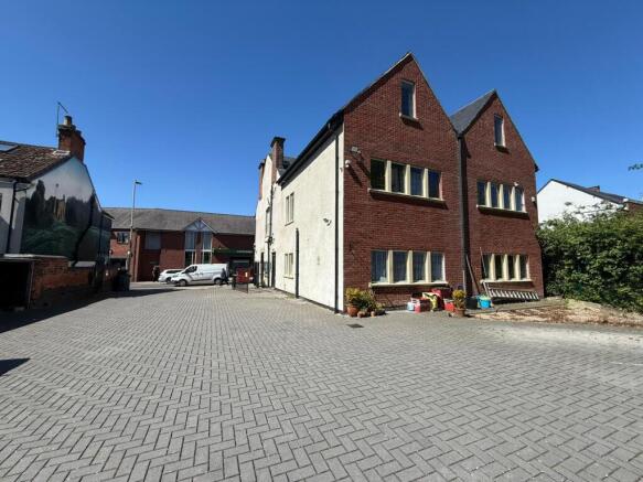 Two Bedroom Flat on Belvior Road