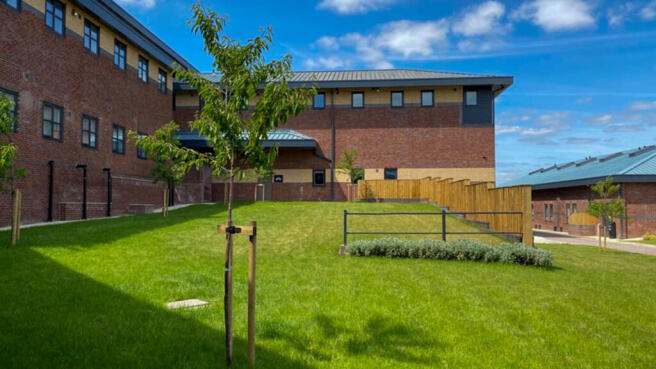 1 bed Apartment to rent Image 7