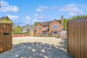Broomhedge, Boss Lane, High Wycombe HP14 4LQ