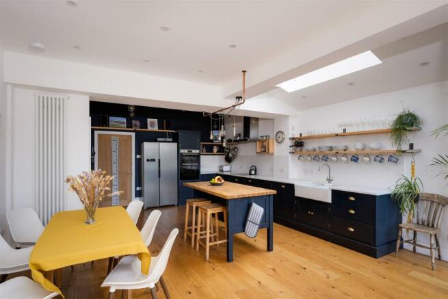 Kitchen_Dining room (2).jpg