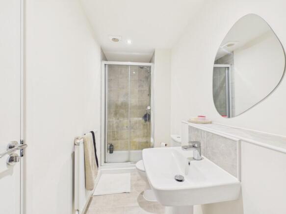 4 bed Semi-Detached for sale Image 12