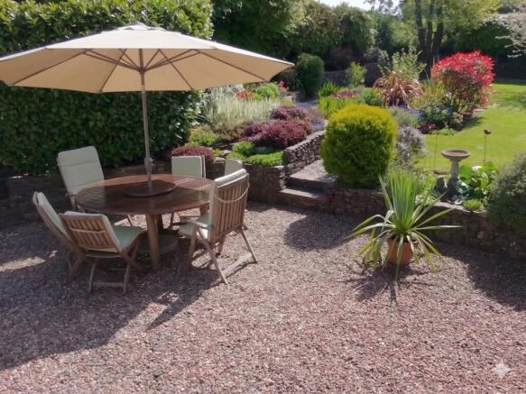 EWEMOVE SOUTH MOLTON - PATIO