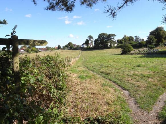 Nearby footpaths