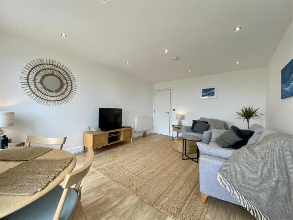 2 bed Apartment for sale Image 5