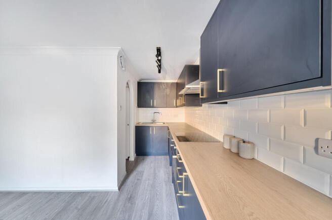 1425169-7-69b1b8e...