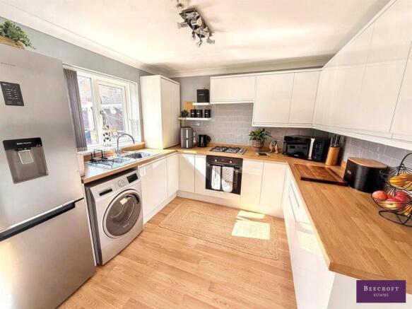 3 bed Semi-Detached for sale Image 5