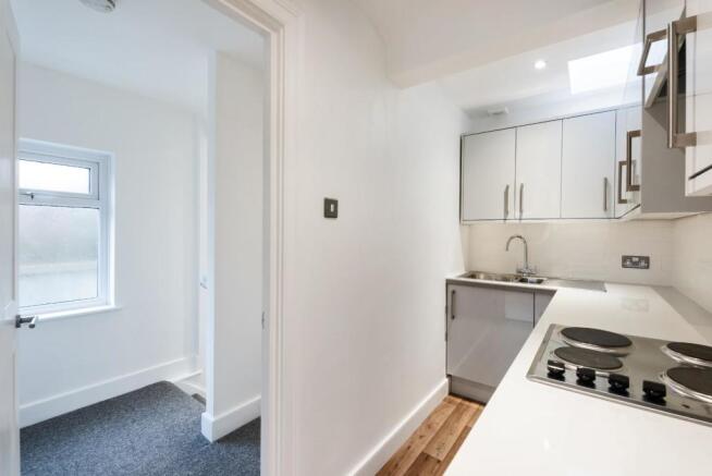 Flat 1, 239 London Road East, Batheaston, BA1 7RL-