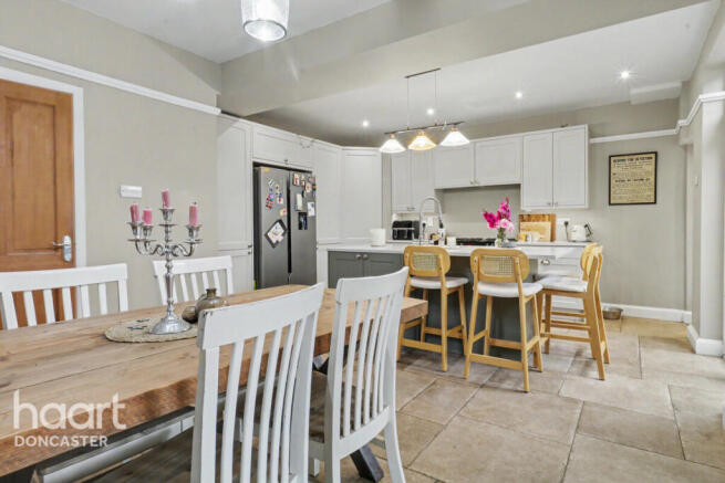 3 bed Terraced for sale Image 10