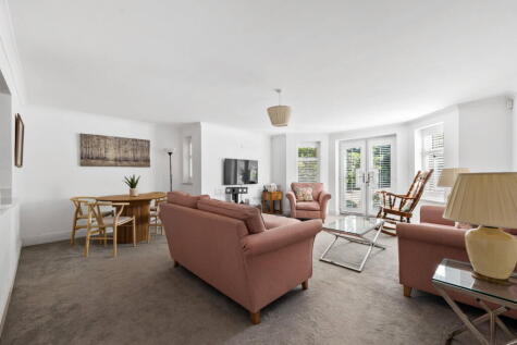 Landscape Road, Warlingham, CR6 9FL
