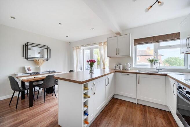 Kitchen / Dining Room