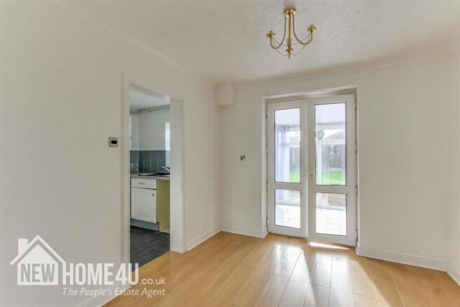 DINING ROOM: