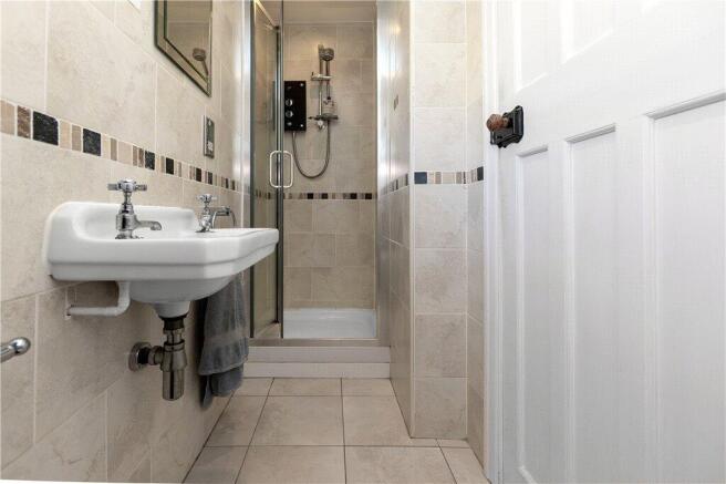 4 bed Bungalow for sale Image 11