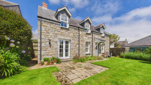 6, St Pol De Leon View, Trungle, Penzance TR19 6US