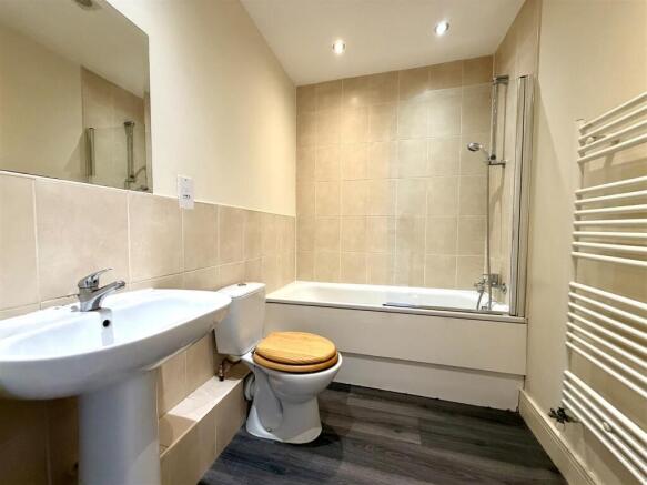 2 bed Apartment for sale Image 7