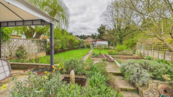 CAM04968G0-PR0111-STILL026