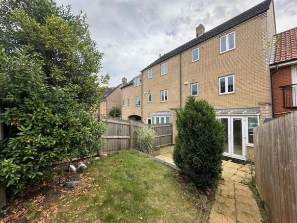 69 Gateway Gardens - Rear Garden 2.jpg