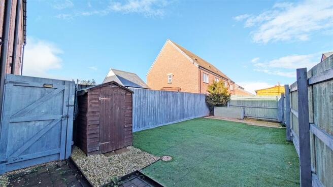 Heathfield Gardens - Bathpool photo 4