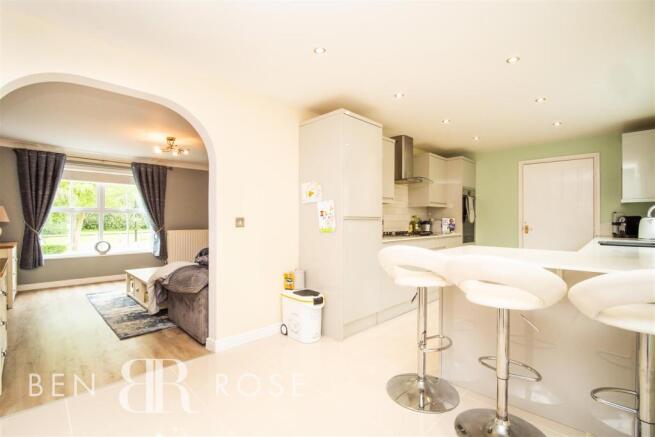 Lounge/Kitchen/Breakfast Room