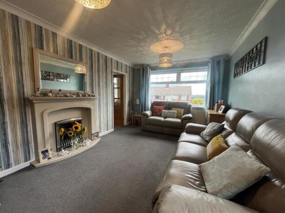 Maple Avenue, Stalybridge photo 4