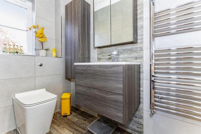 En-suite Bathroom