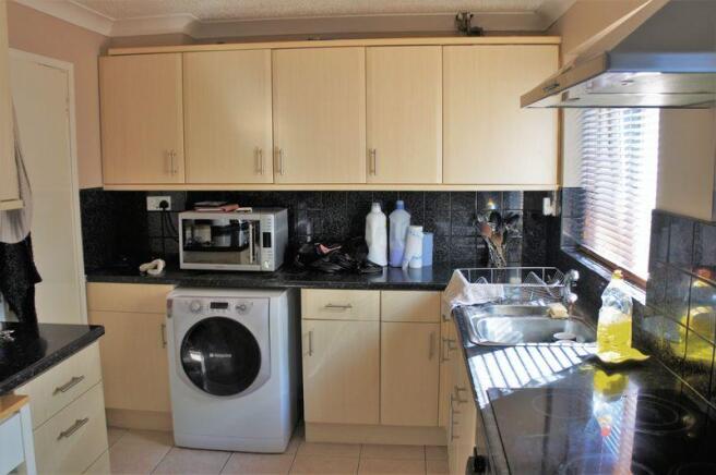 Kitchen to side