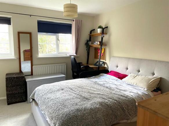 Bedroom 1.jpg